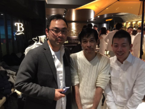 白い服で集まる秘密のパーティーに参加してきました