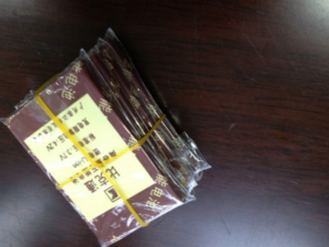 義烏で6年前のGSMケータイの電池を買う・・・の巻!