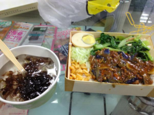 義烏で10元弁当を食べる・・・の巻!
