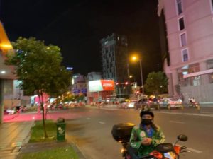 ホーチミン着、いきなりタクシーでボッタクられるの巻w