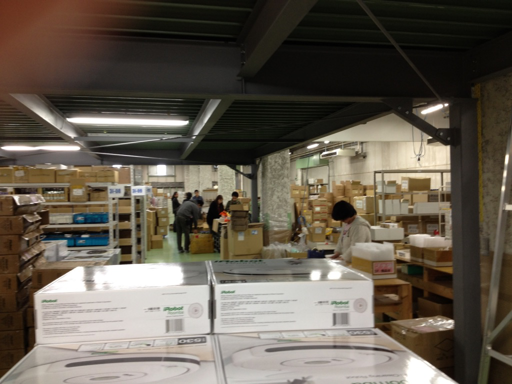 商品を梱包・出荷していた当時の通販物流センター